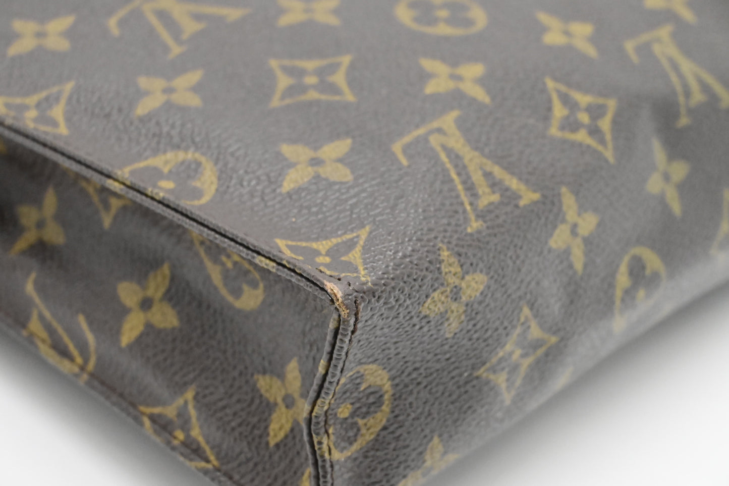 Louis Vuitton Toiletry 26 in Monogram Canvas