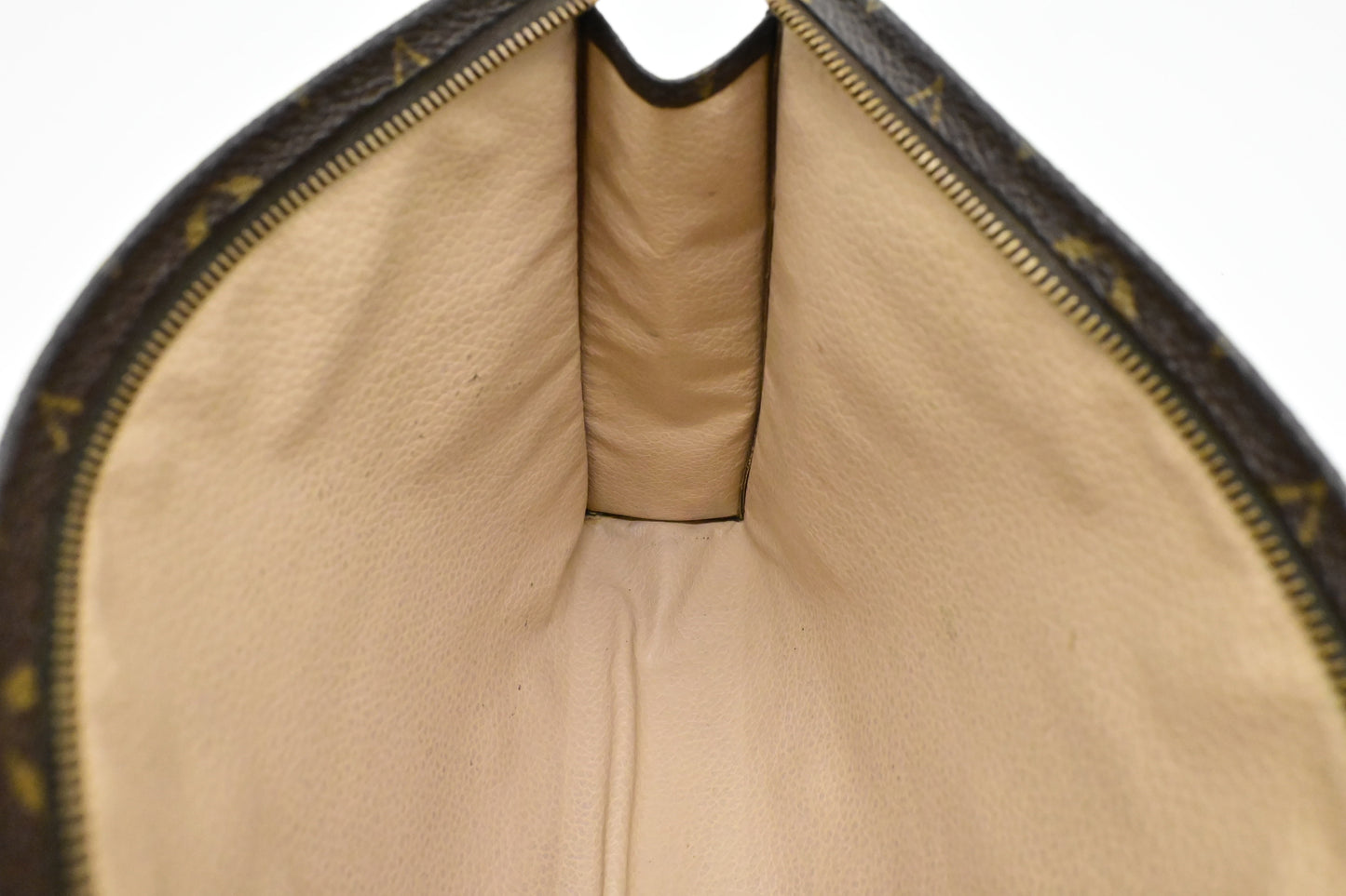 Louis Vuitton Toiletry 26 in Monogram Canvas