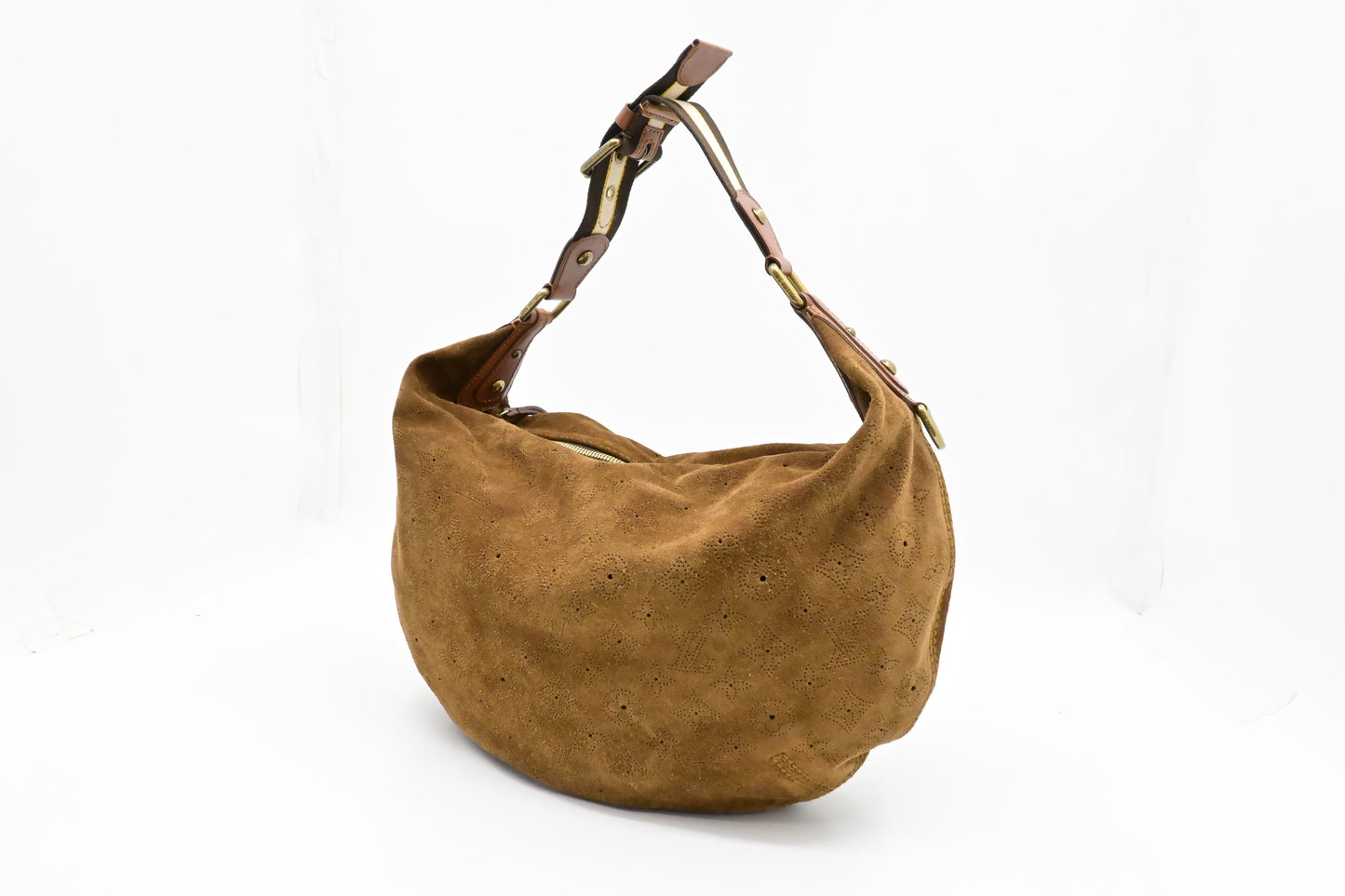 Louis Vuitton Onata GM in Brown Mahina Leather