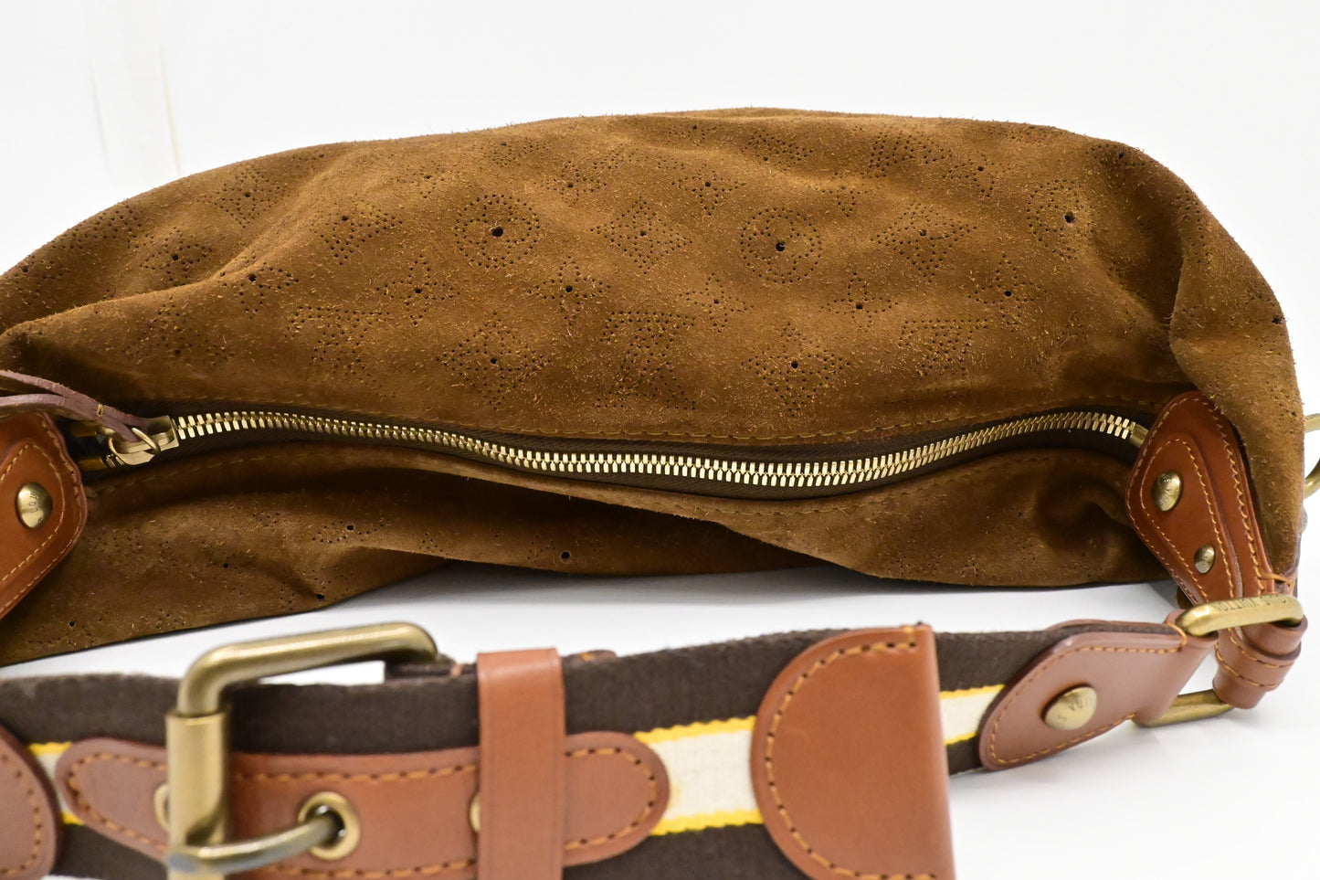 Louis Vuitton Onata GM in Brown Mahina Leather