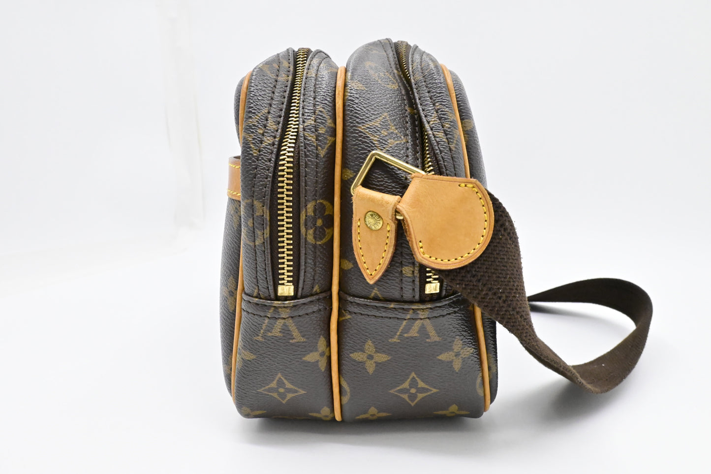 Louis Vuitton Reporter PM in Monogram Canvas