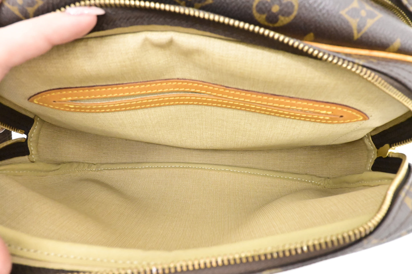 Louis Vuitton Reporter PM in Monogram Canvas