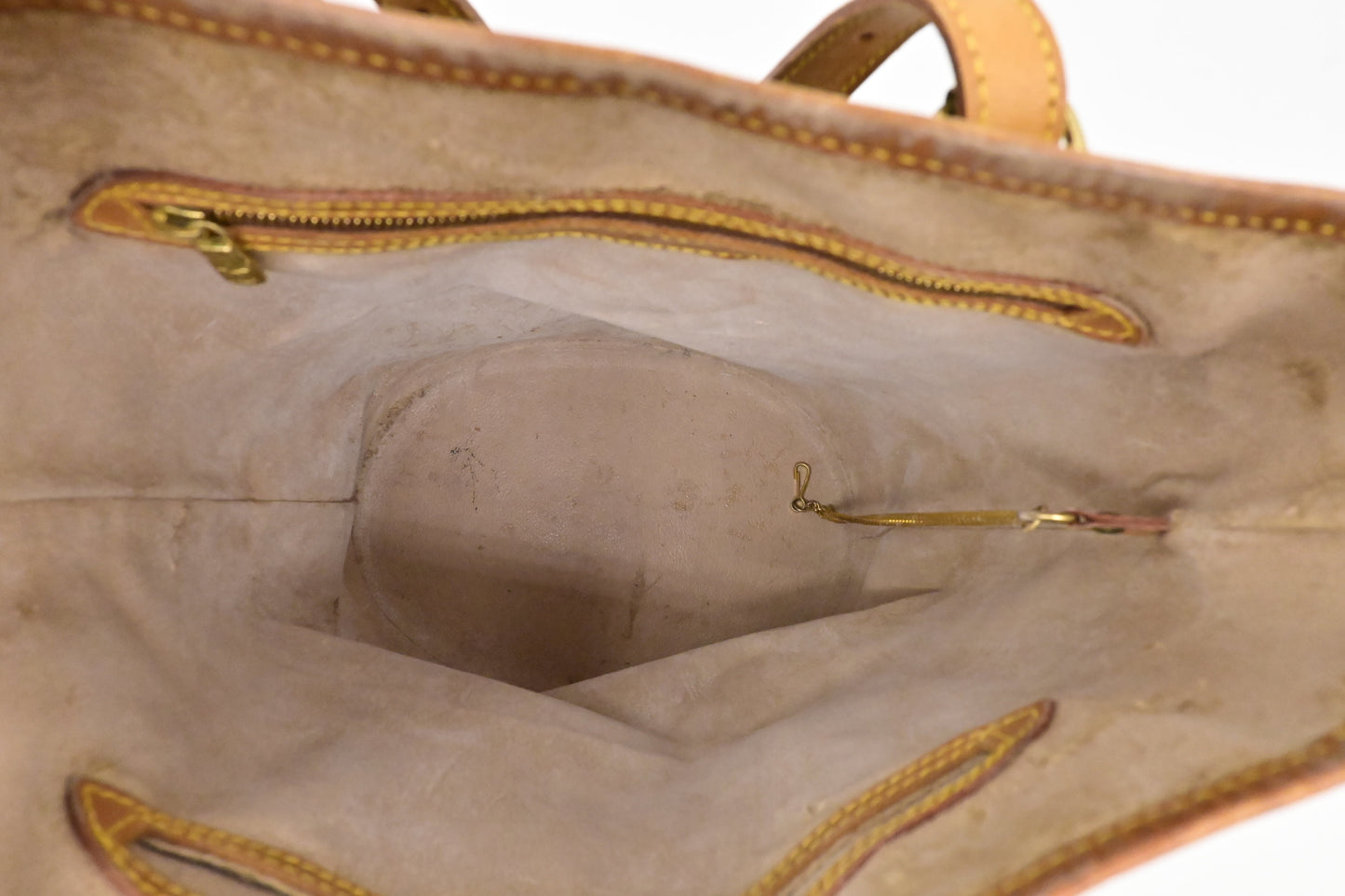 Louis Vuitton Bucket GM in Monogram Canvas