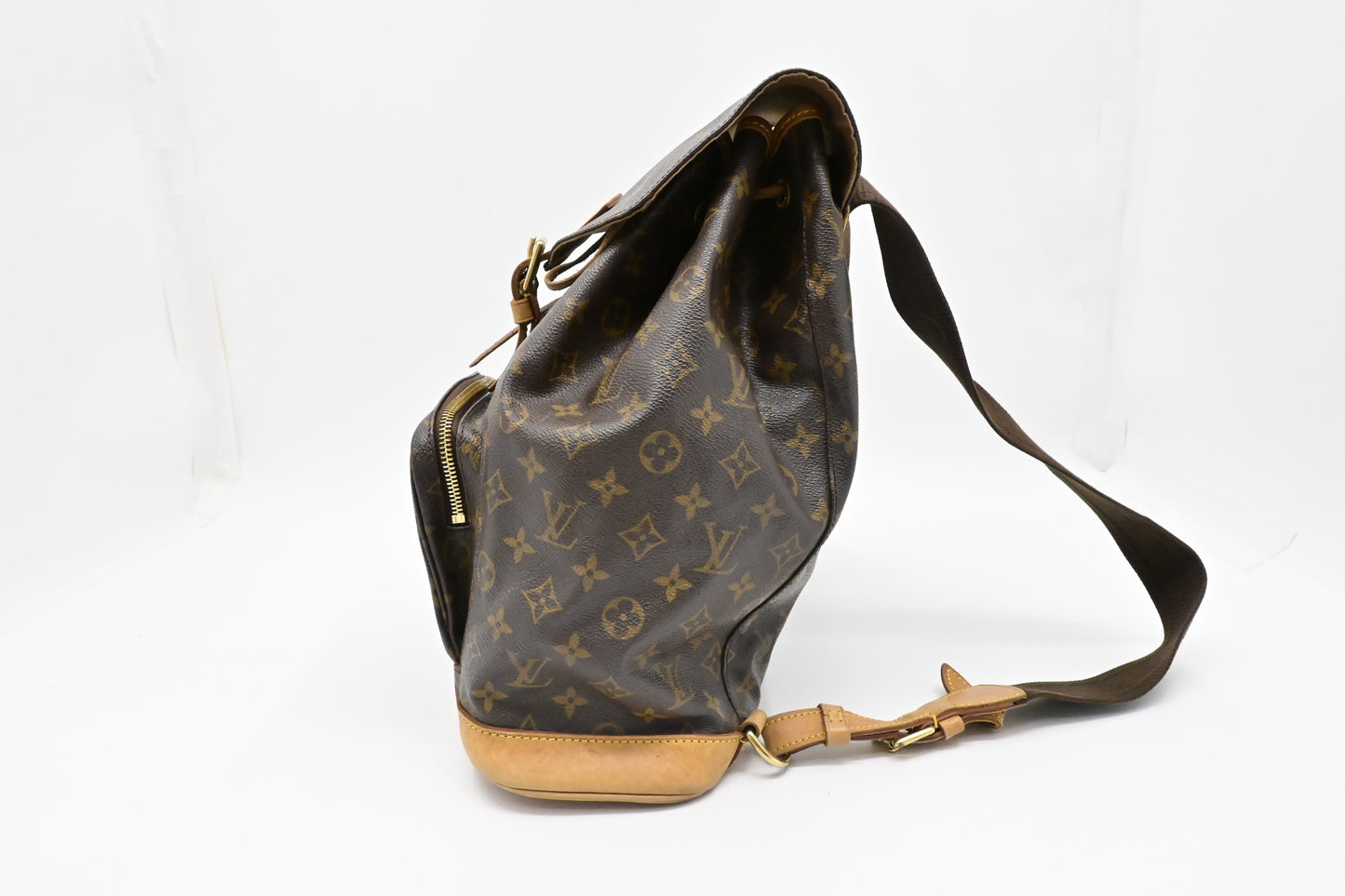 Louis Vuitton Montsouris GM in Monogram Canvas