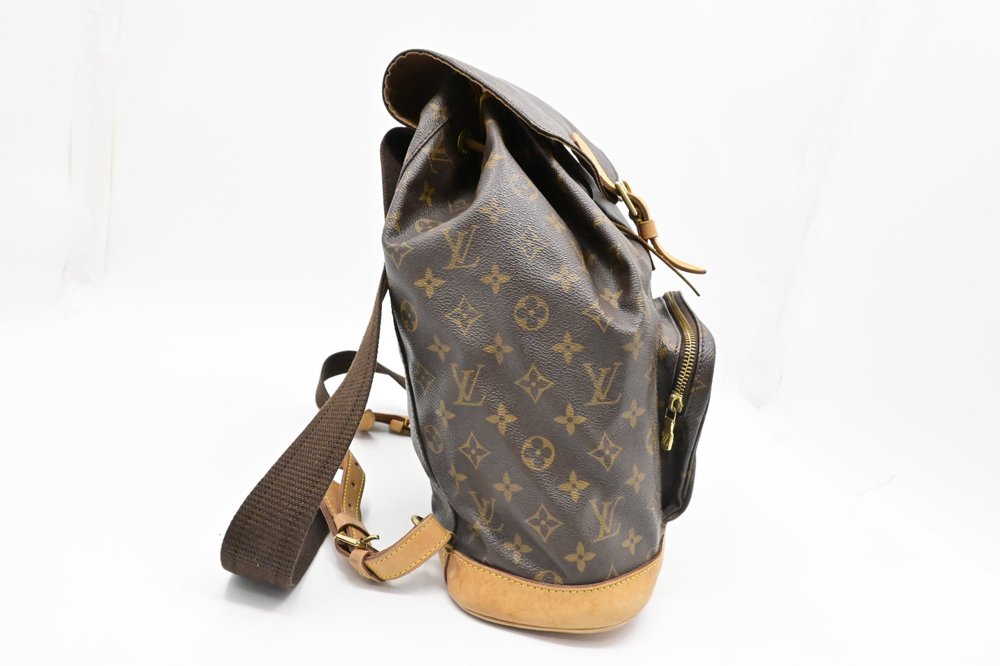 Louis Vuitton Montsouris GM in Monogram Canvas