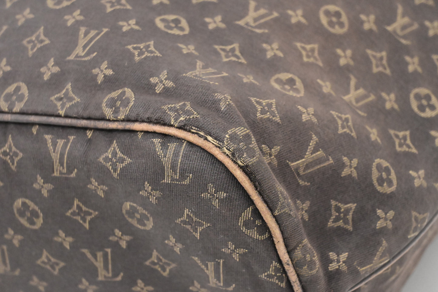 Louis Vuitton Neverfull MM in Fusain Mini Lin Canvas