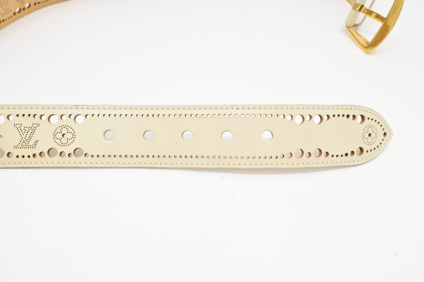 Louis Vuitton Phoenix Belt in Cream Mahina Leather
