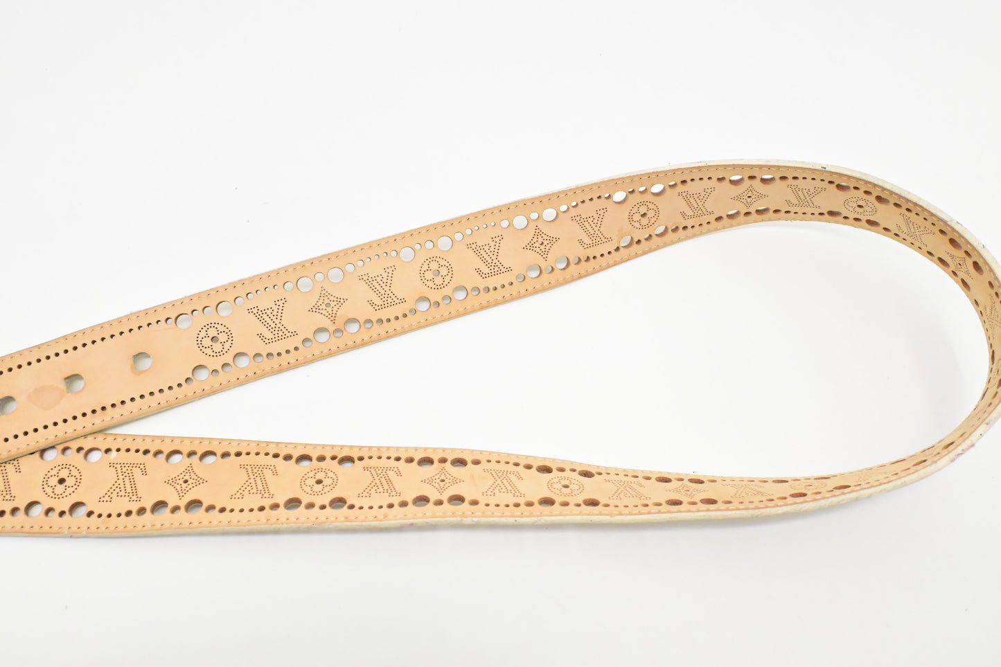 Louis Vuitton Phoenix Belt in Cream Mahina Leather