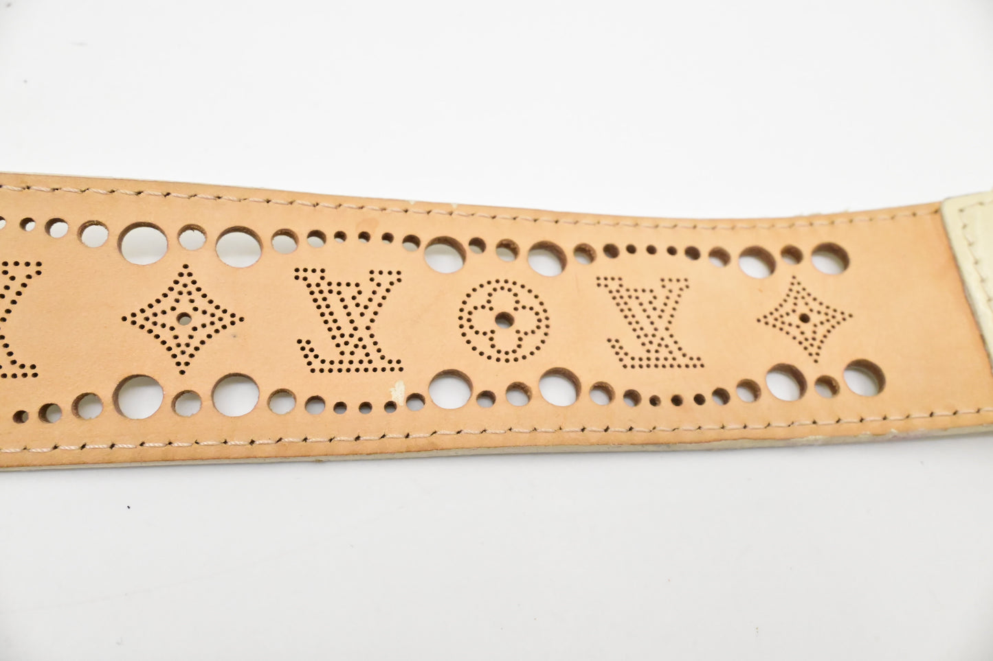 Louis Vuitton Phoenix Belt in Cream Mahina Leather
