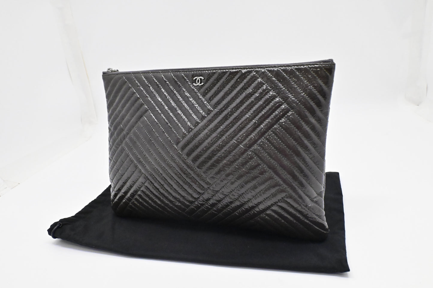 Chanel Medium O Case in Gray Patent Leather