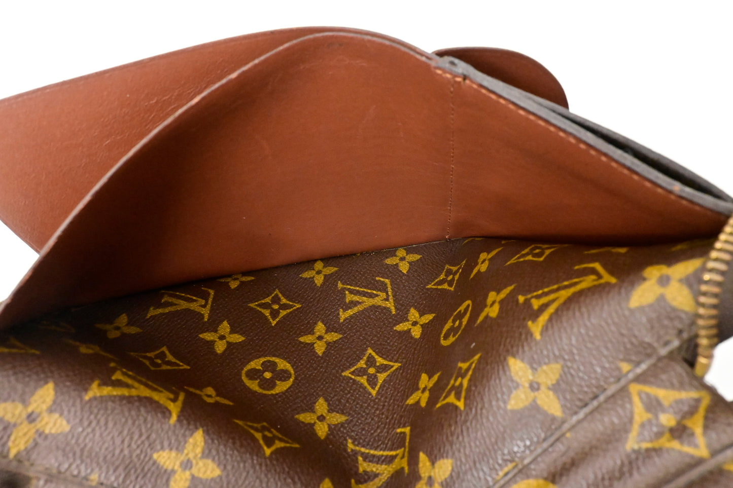 Louis Vuitton Poche Escapade in Monogram Canvas