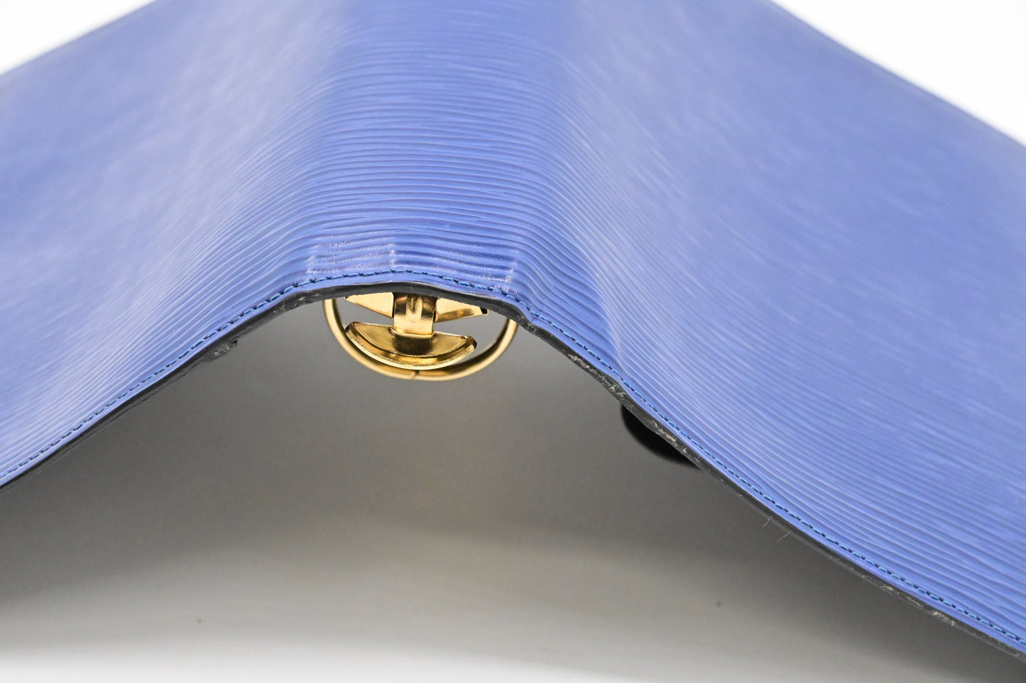 Louis Vuitton Agenda MM in Epi Blue Leather
