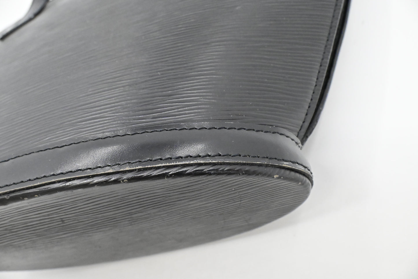 Louis Vuitton Saint Jacques in Black Epi Leather