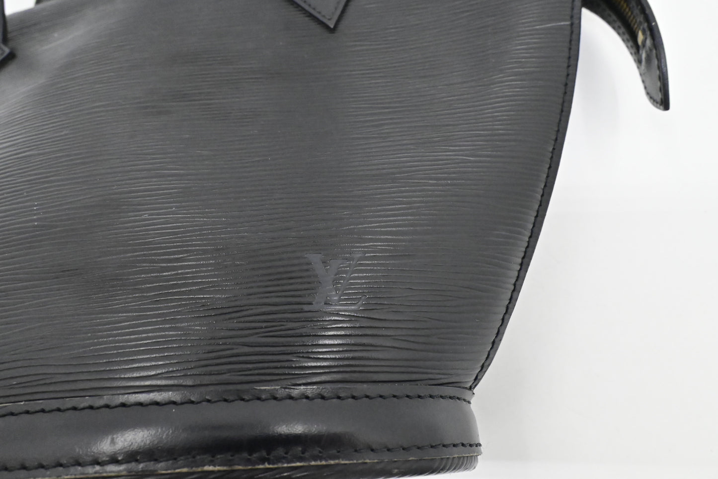 Louis Vuitton Saint Jacques in Black Epi Leather