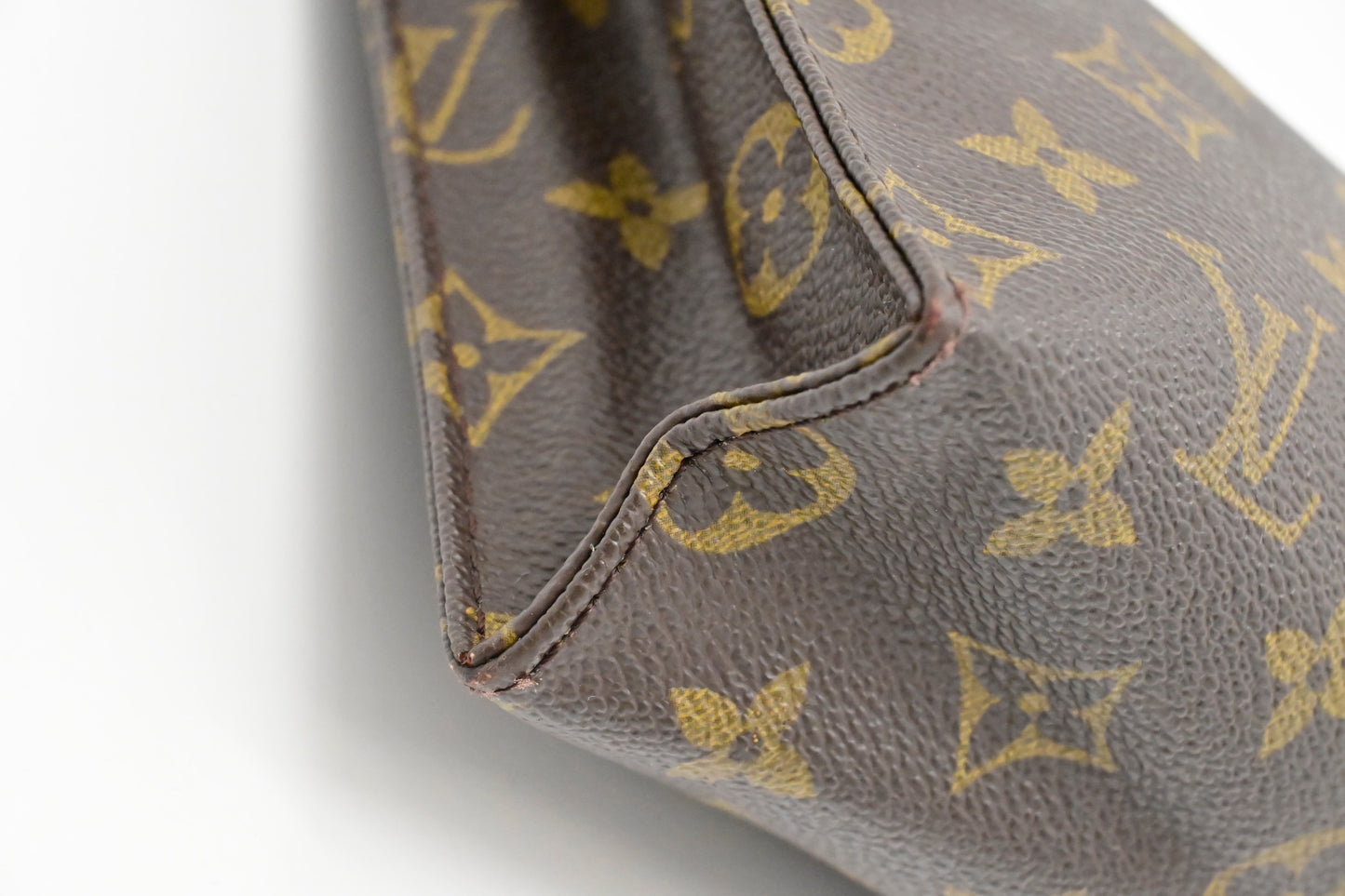 Louis Vuitton Toiletry 26 in Monogram Canvas