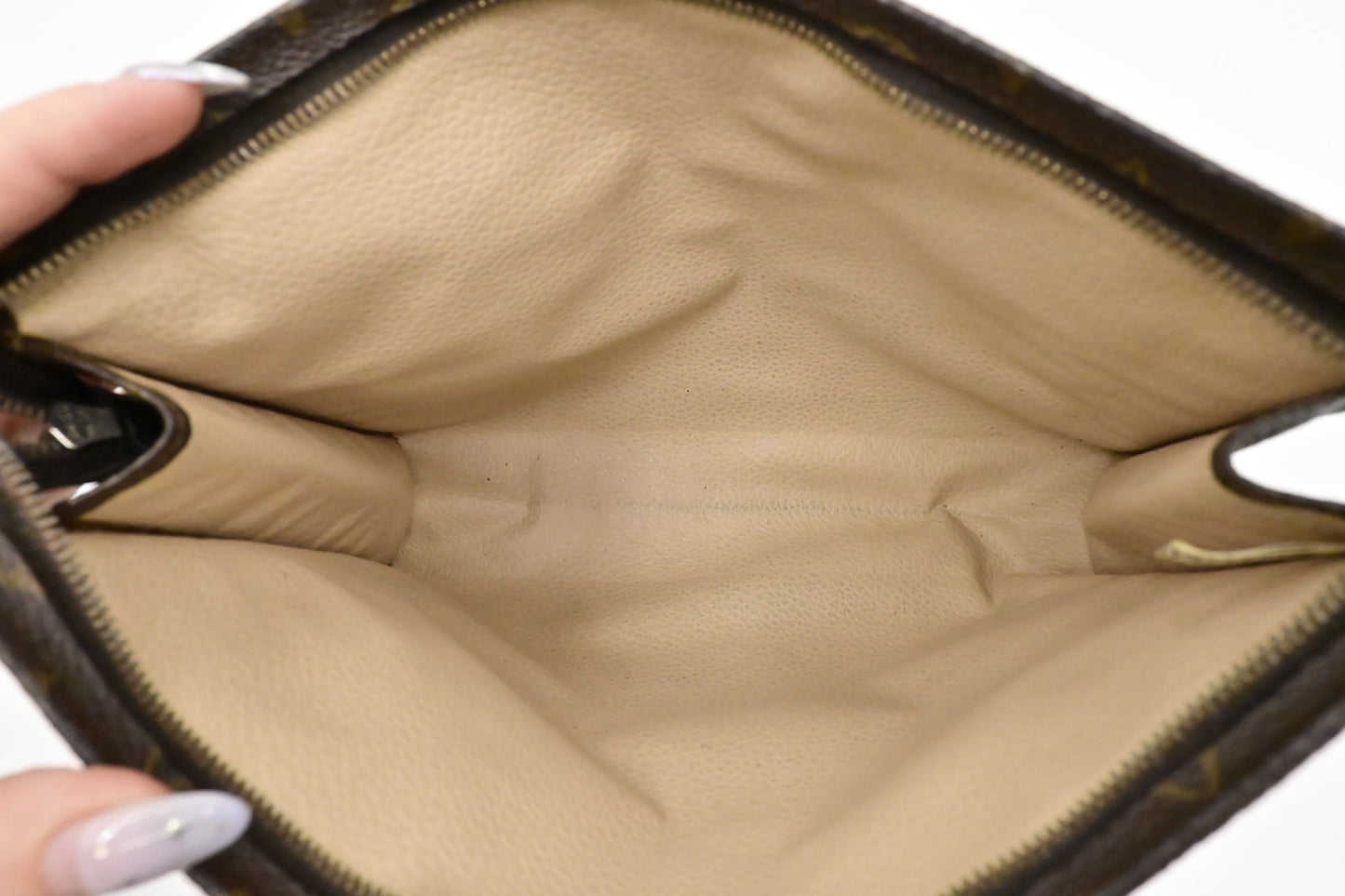 Louis Vuitton Toiletry 26 in Monogram Canvas