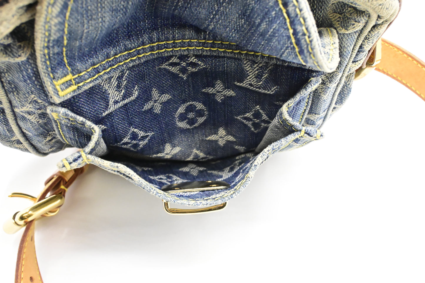 Louis Vuitton Camera Bag in Monogram Denim
