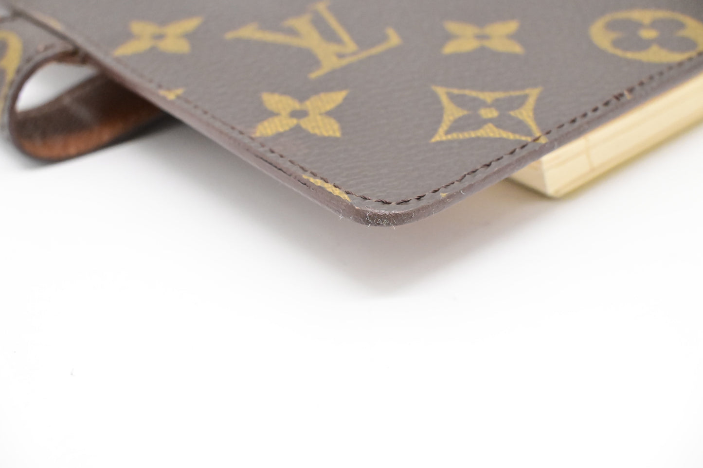 Louis Vuitton Agenda MM in Monogram Canvas