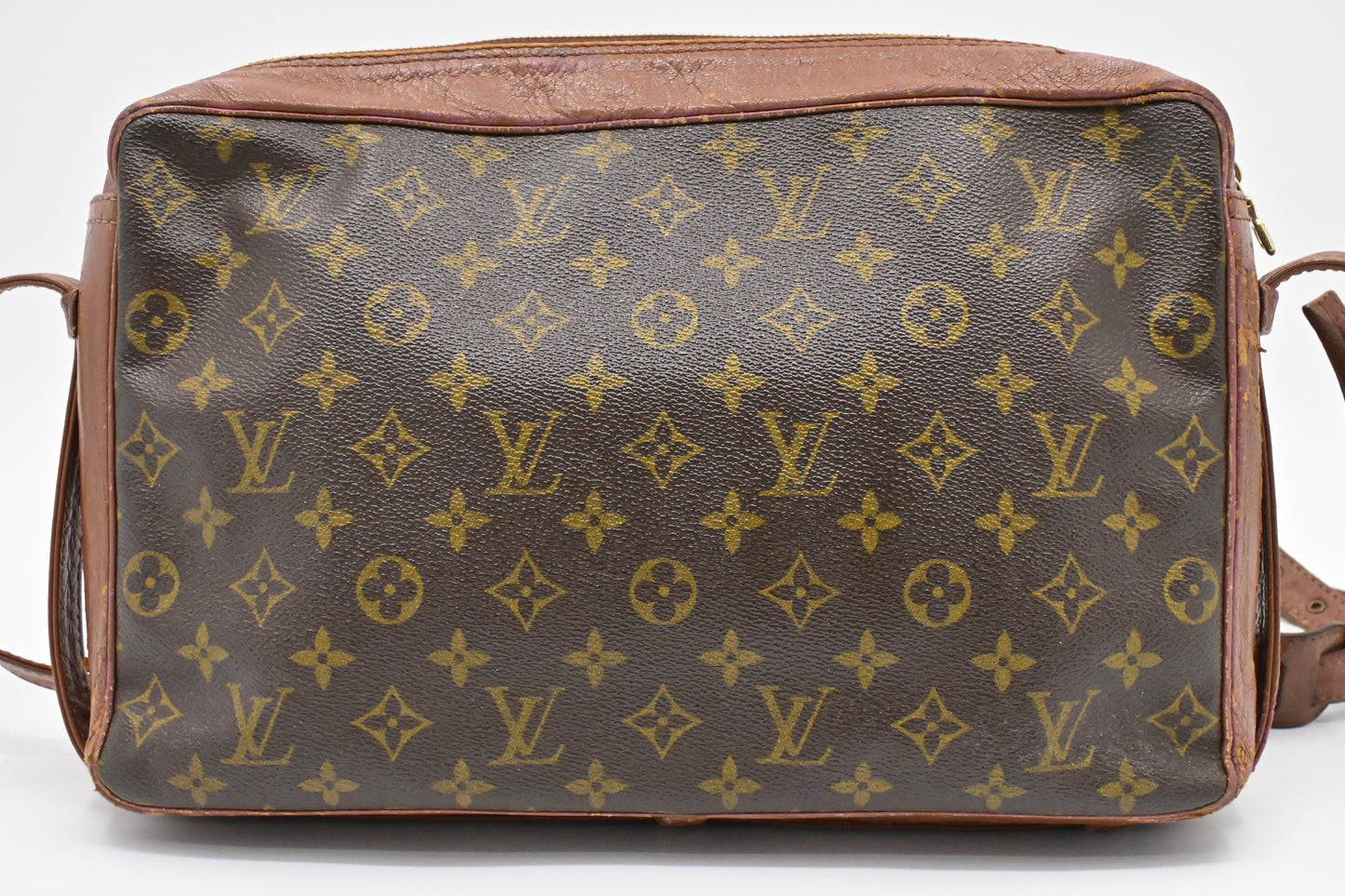 Louis Vuitton Sac Bandouliere in Monogram Canvas