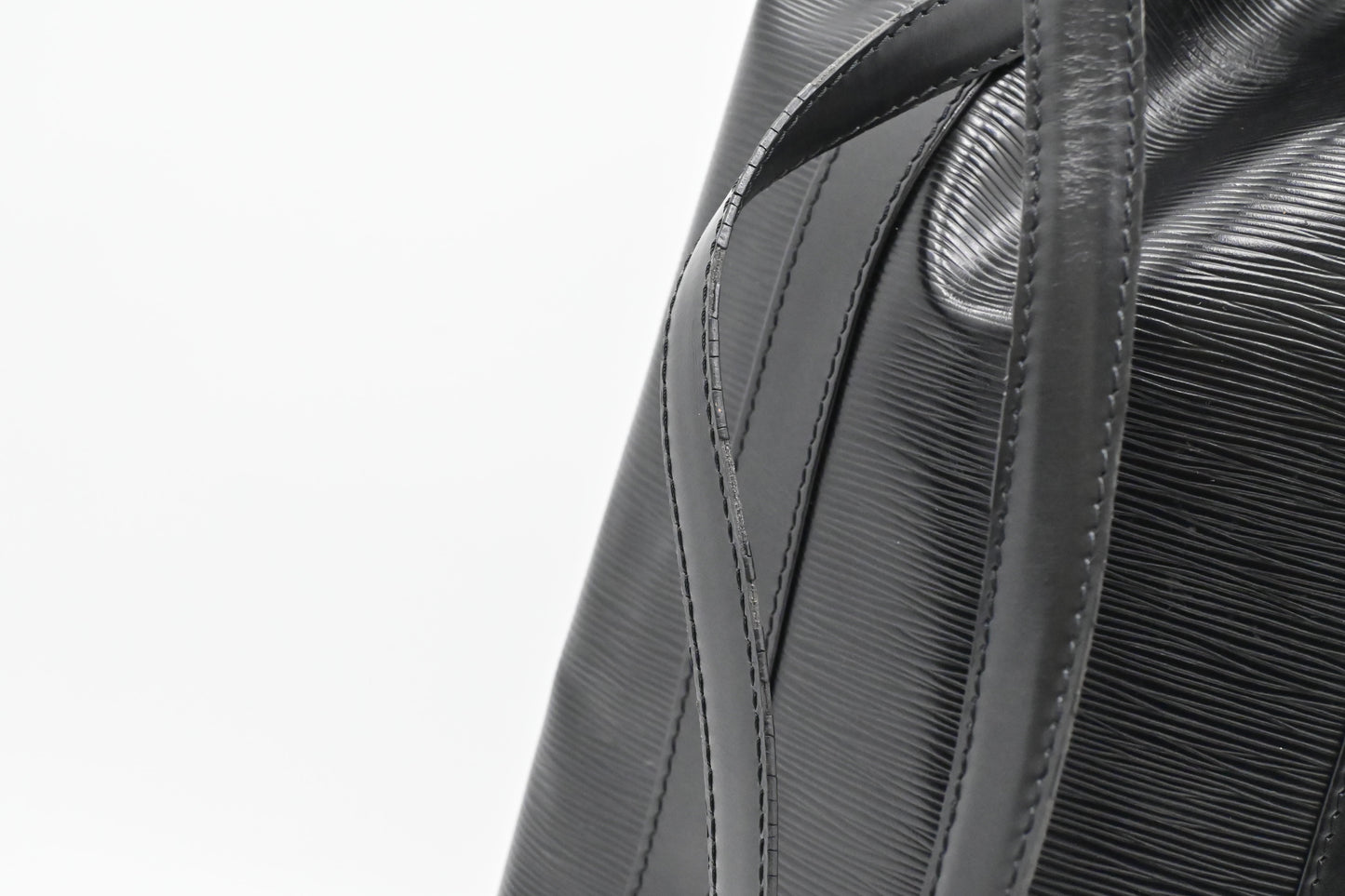 Louis Vuitton Randonnee GM in Black Epi Leather