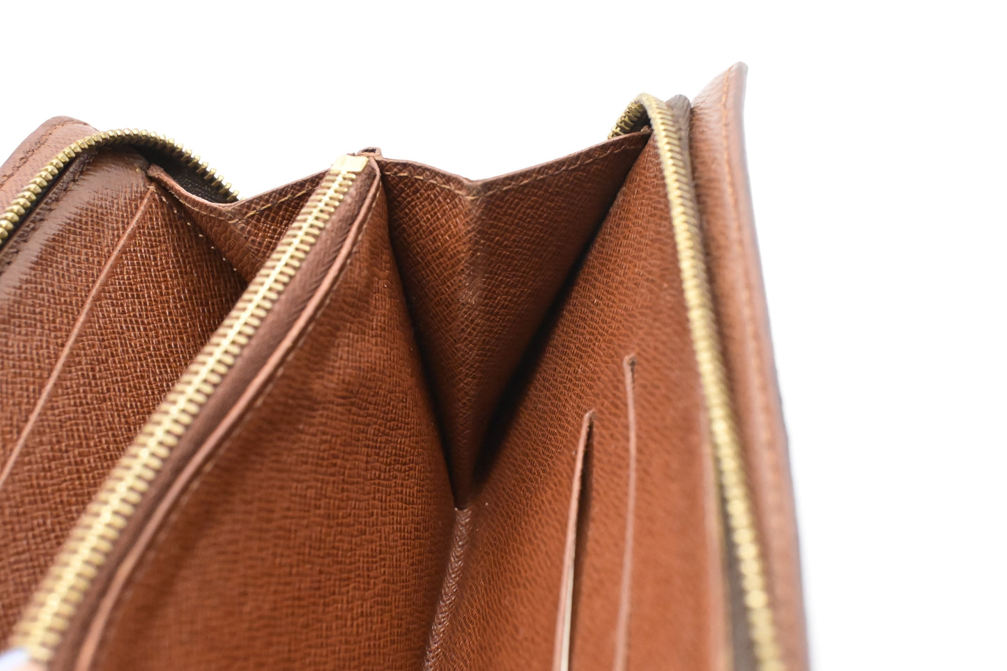 Louis Vuitton Zippy Wallet in Monogram Canvas