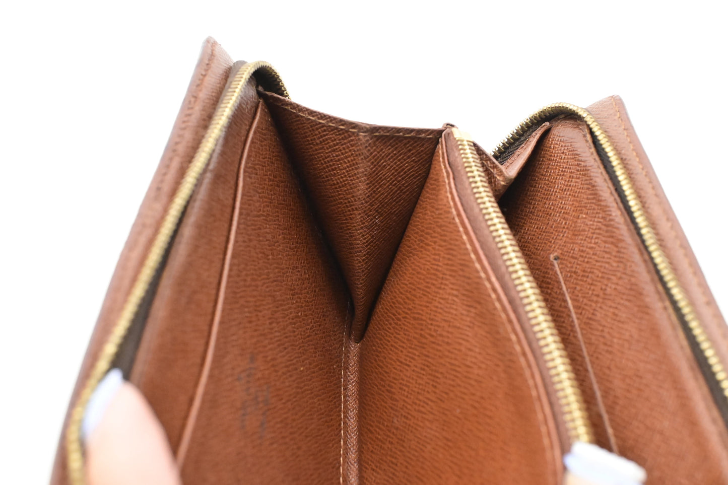 Louis Vuitton Zippy Wallet in Monogram Canvas