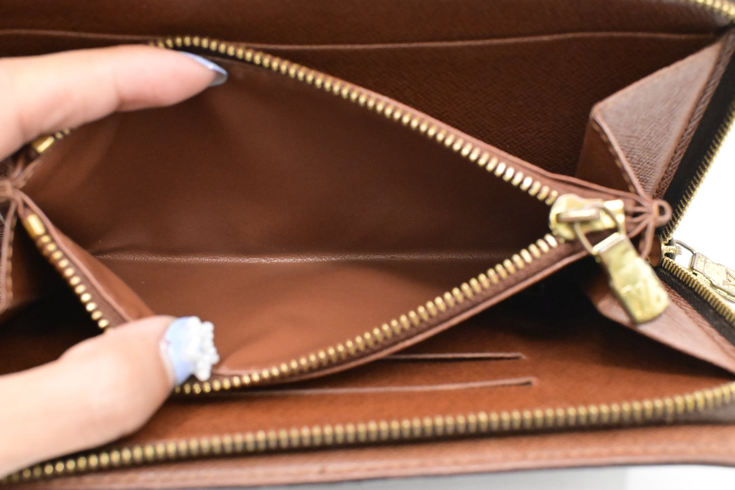 Louis Vuitton Zippy Wallet in Monogram Canvas