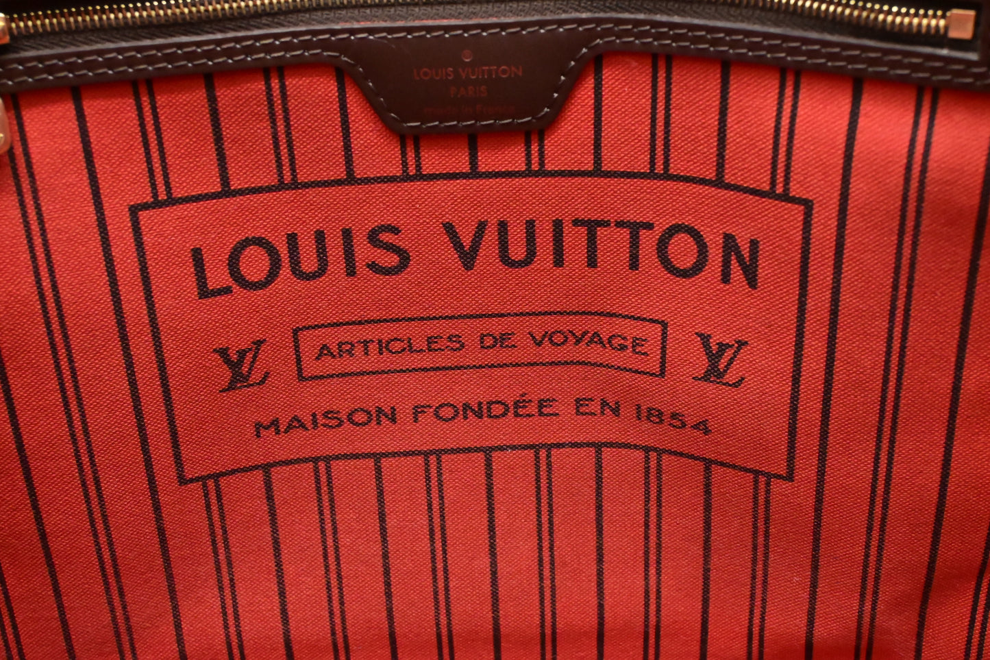 Louis Vuitton Neverfull MM in Damier Ebene Canvas
