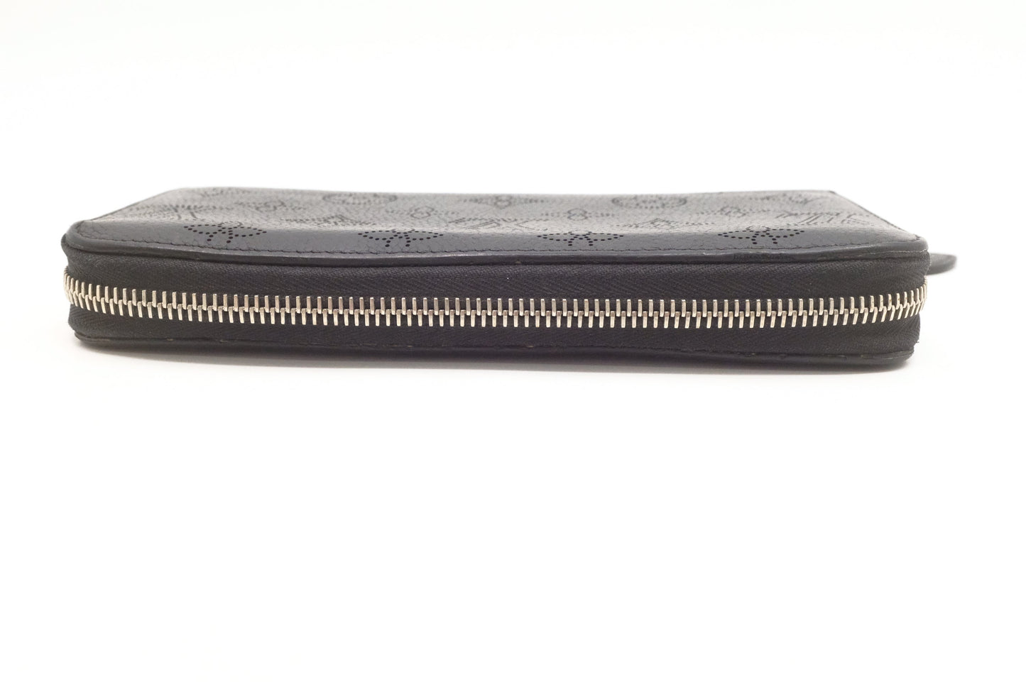 Louis Vuitton Zippy Wallet in Black Mahina Leather