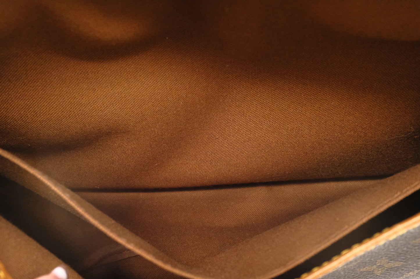 Louis Vuitton Saumur 30 in Monogram Canvas