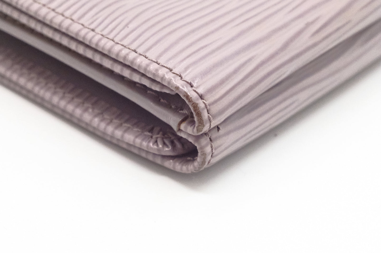 Louis Vuitton Elise Wallet in Lilac Epi Leather
