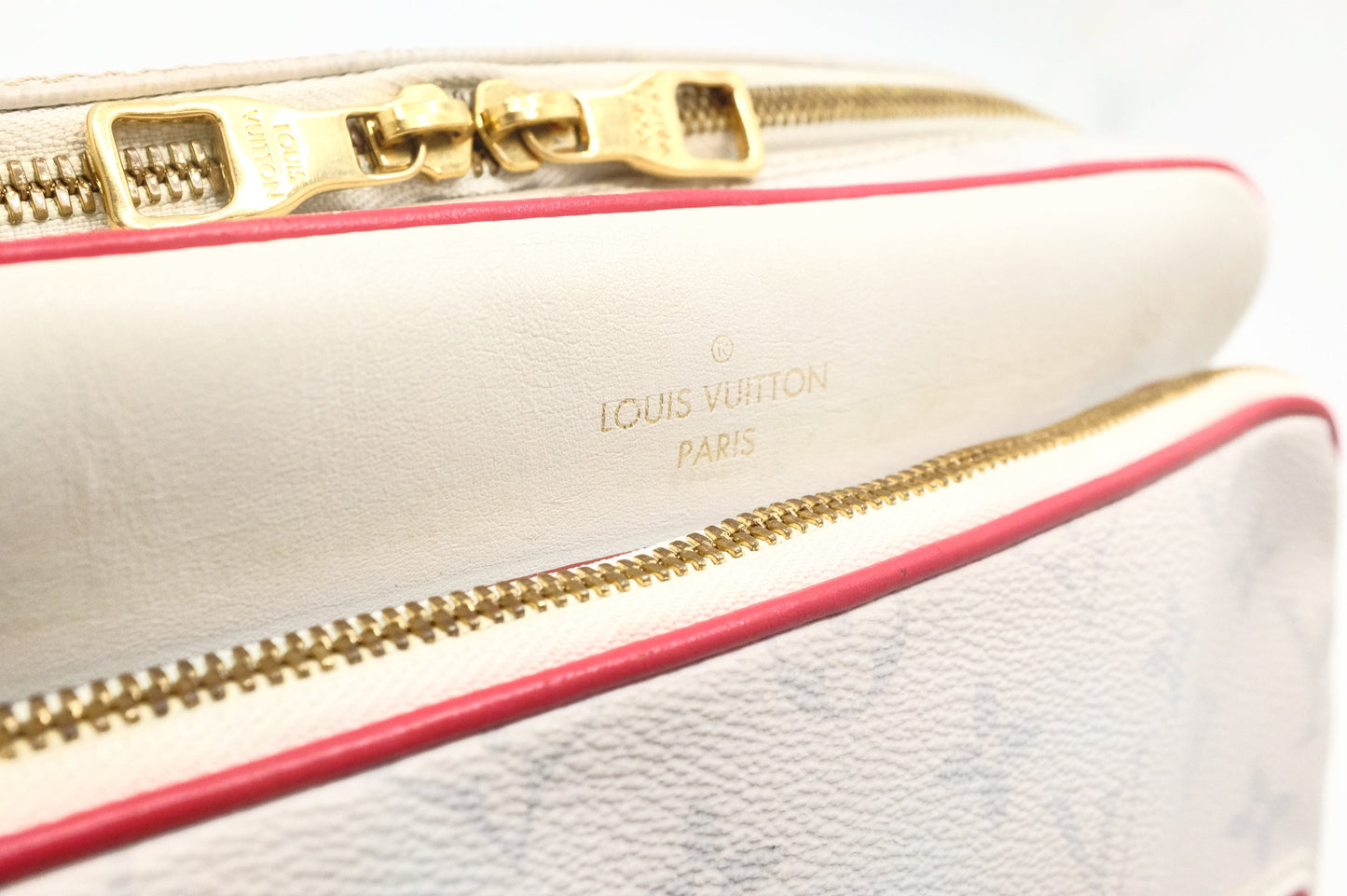 Louis Vuitton x NBA Nil Messenger Bag in Antarctica Monogram Canvas