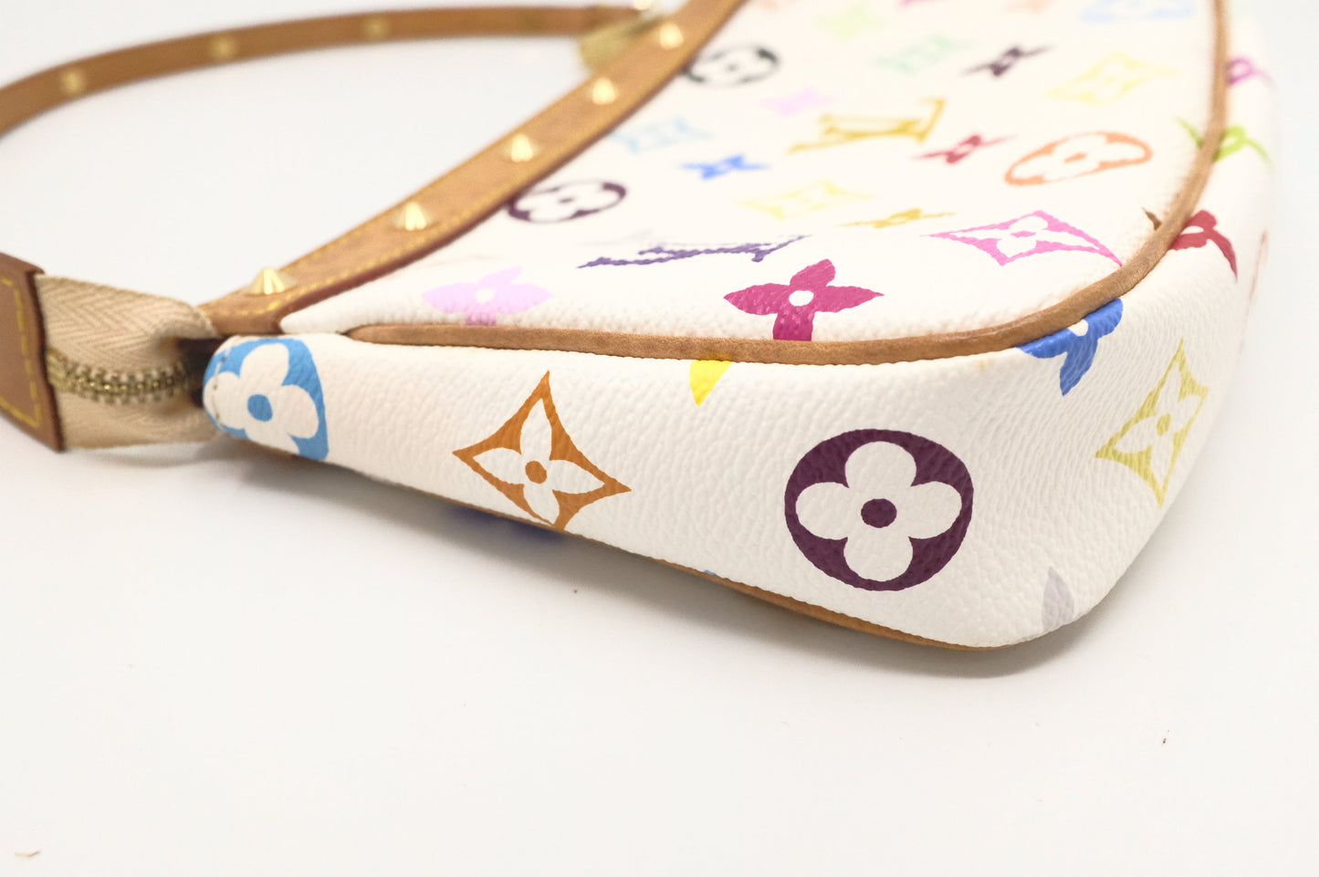 Louis Vuitton Pochette Accessoires in White Multicolor Monogram Canvas