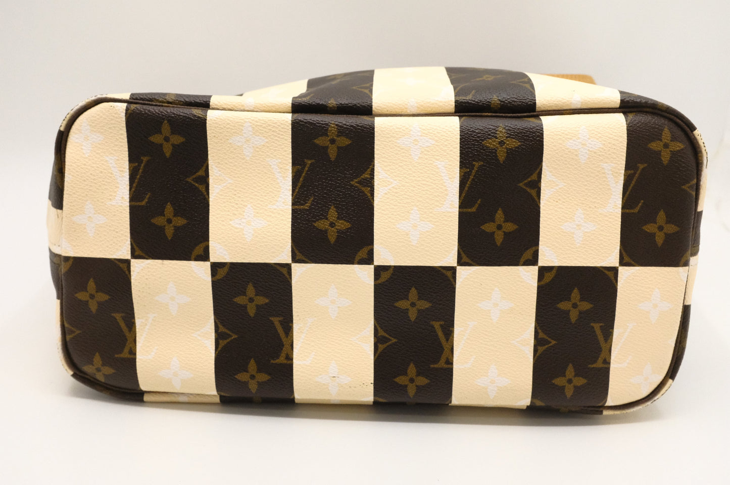 Louis Vuitton Neverfull MM in Rayures Monogram Canvas