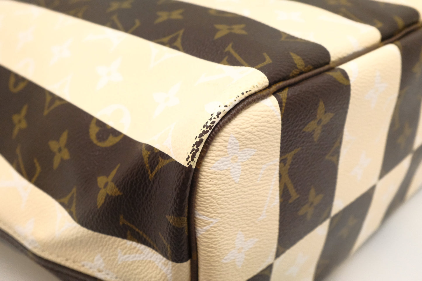 Louis Vuitton Neverfull MM in Rayures Monogram Canvas