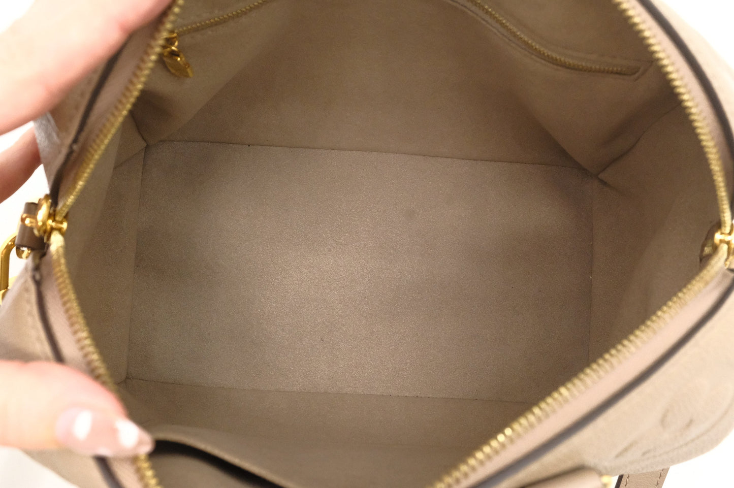 Louis Vuitton Speedy 25 Bandouliere in Turtledove Empreinte Leather