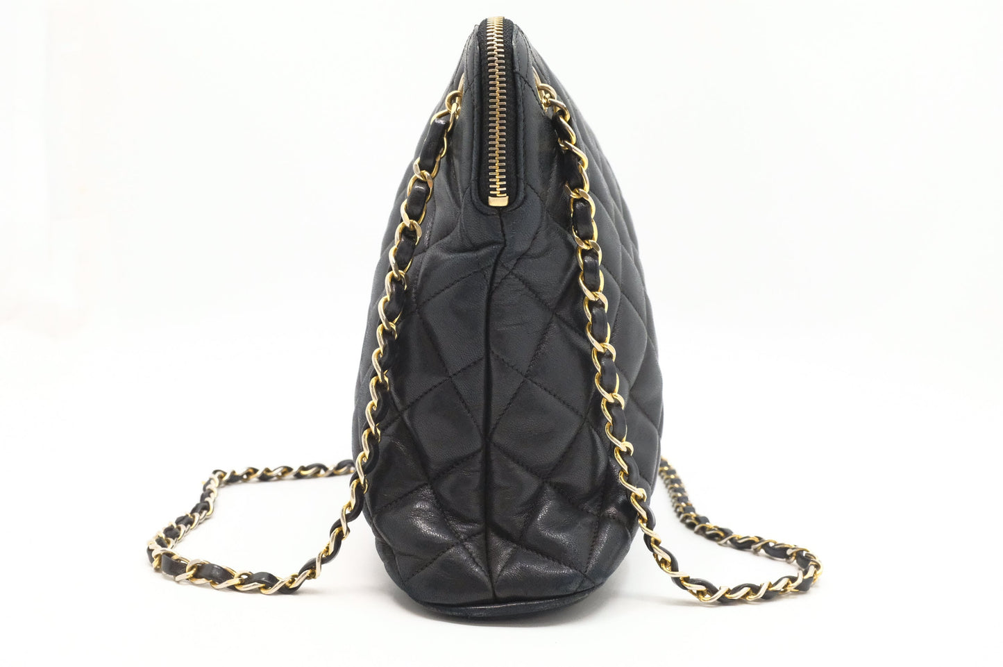 Chanel Shoulder Bag in Black Mattelassé Leather