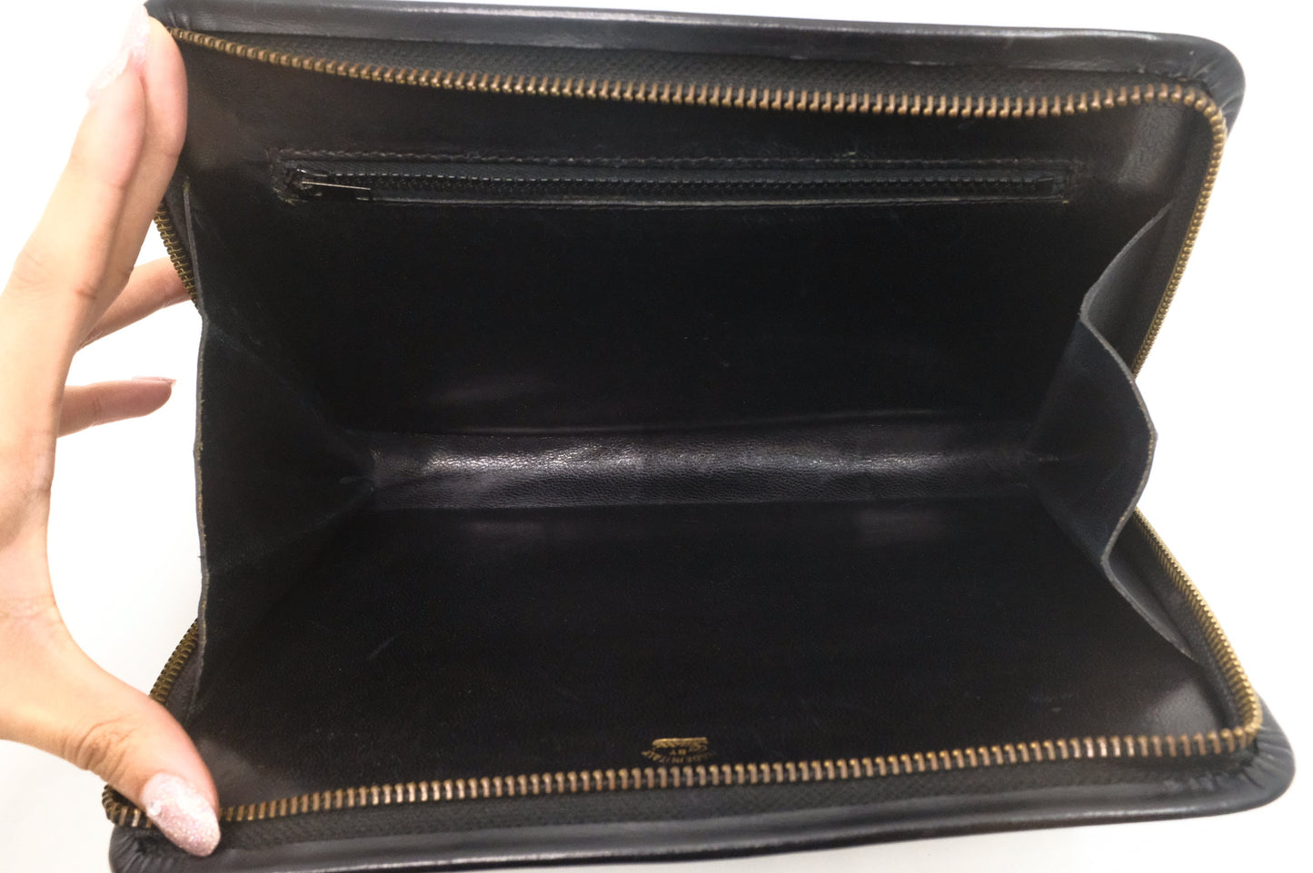 Gucci Zipped Clutch in Black Leather