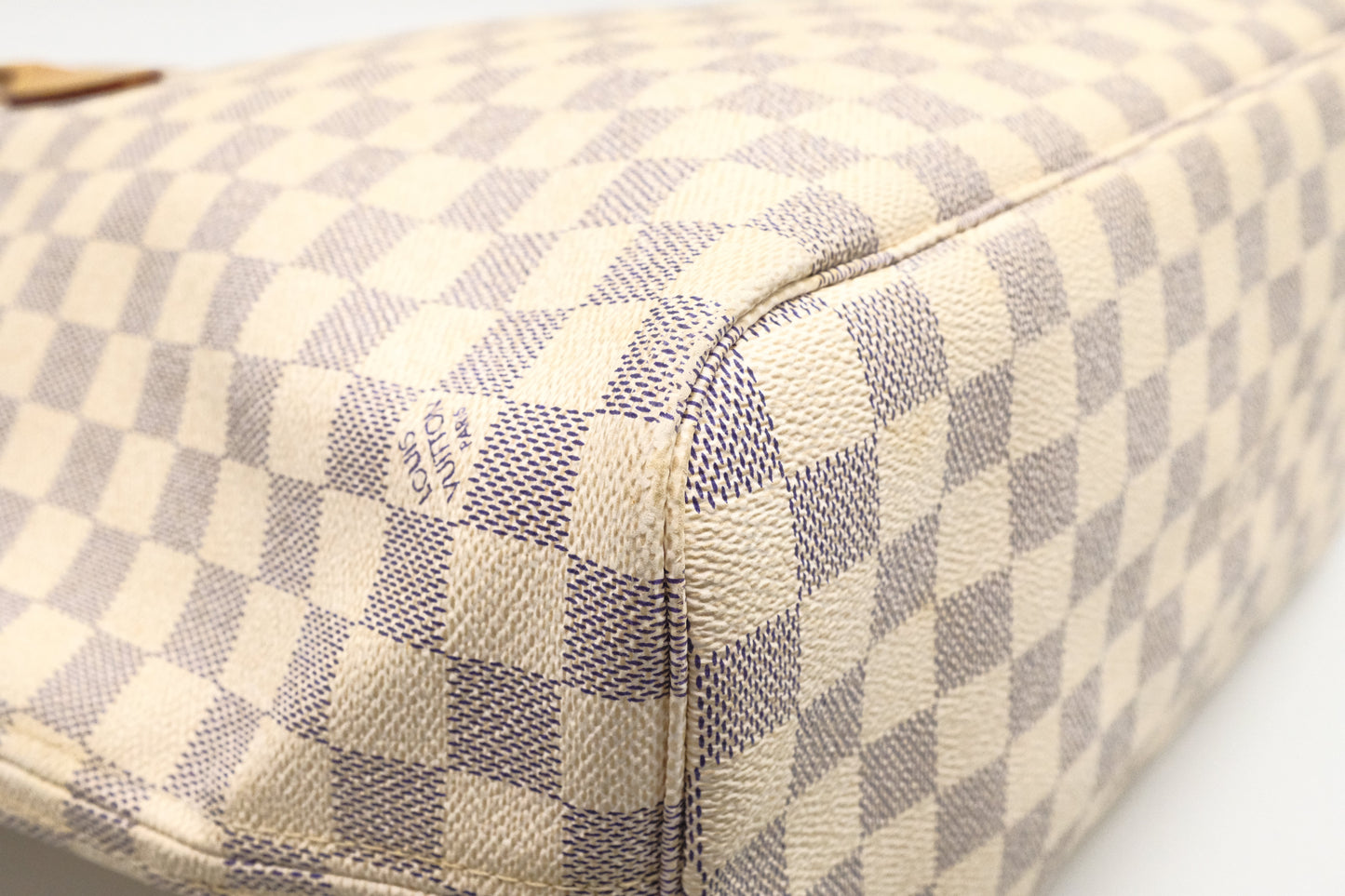 Louis Vuitton Neverfull MM in Damier Azur Canvas