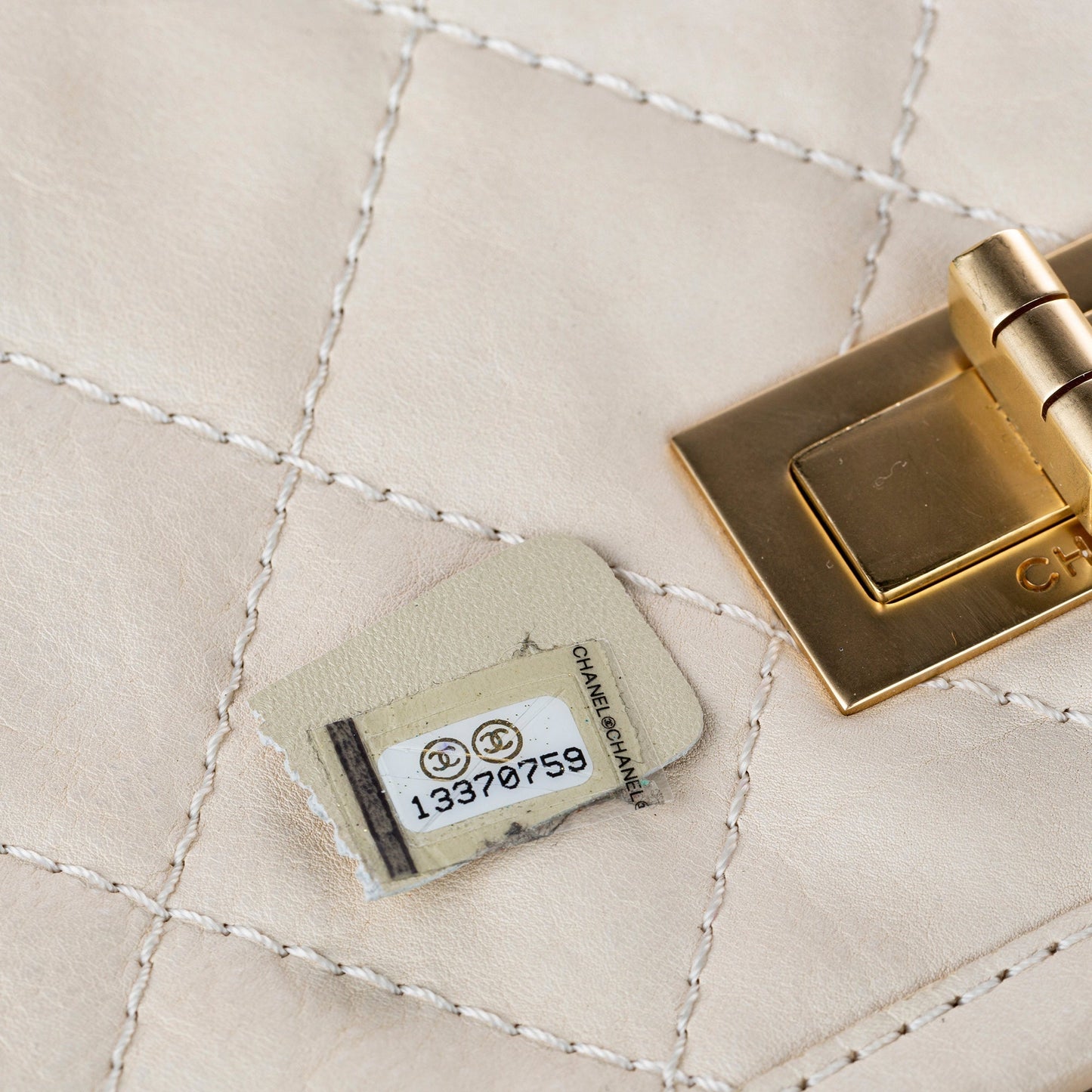 White Chanel Natural Beauty Split Pocket Shoulder Bag