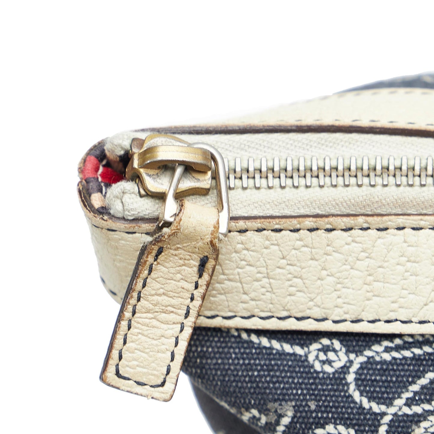 Gucci Abbey D- Ring Shoulder Bag (SHG-h32Te3)