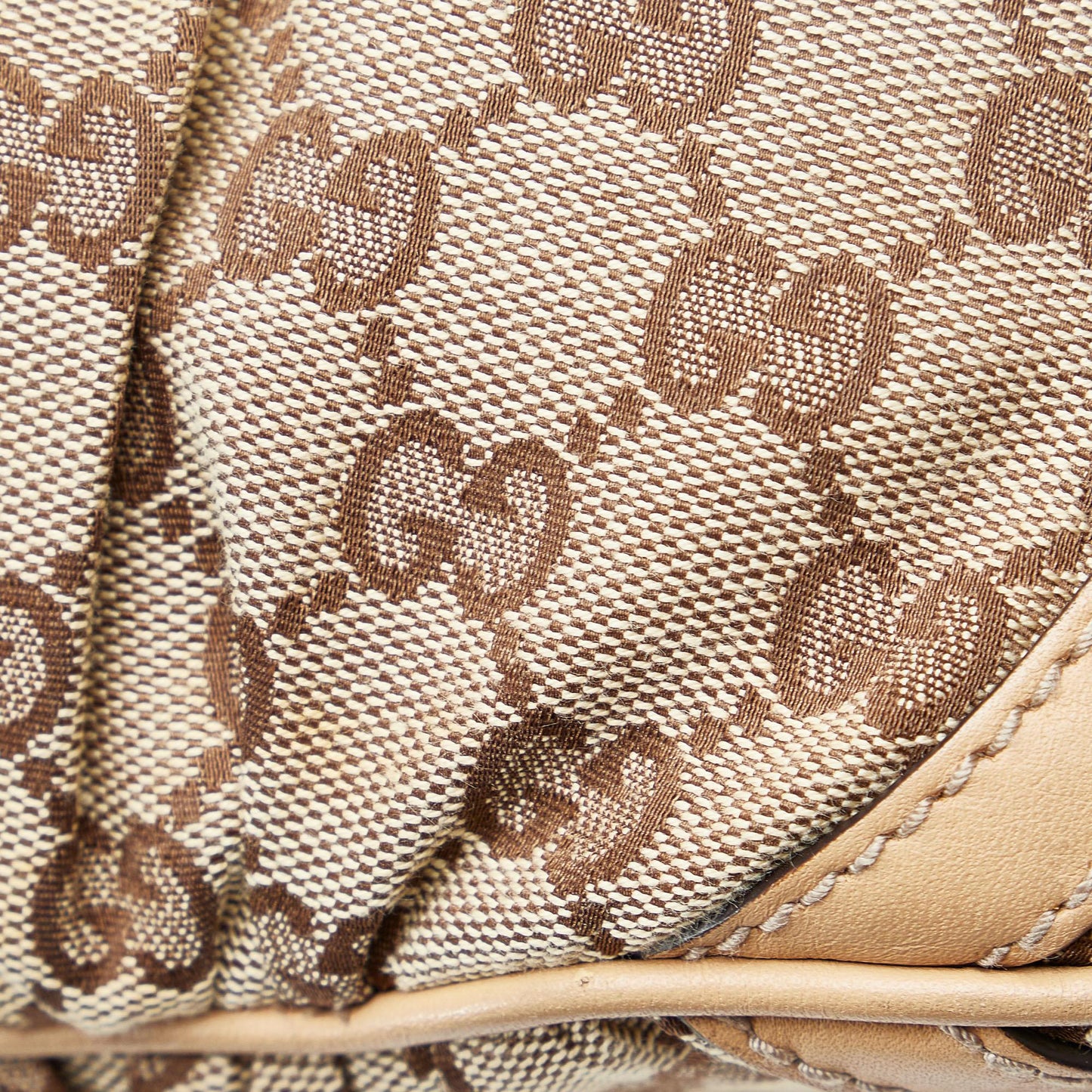 Gucci GG Canvas Abbey D Ring Crossbody (SHG-gkERUr)