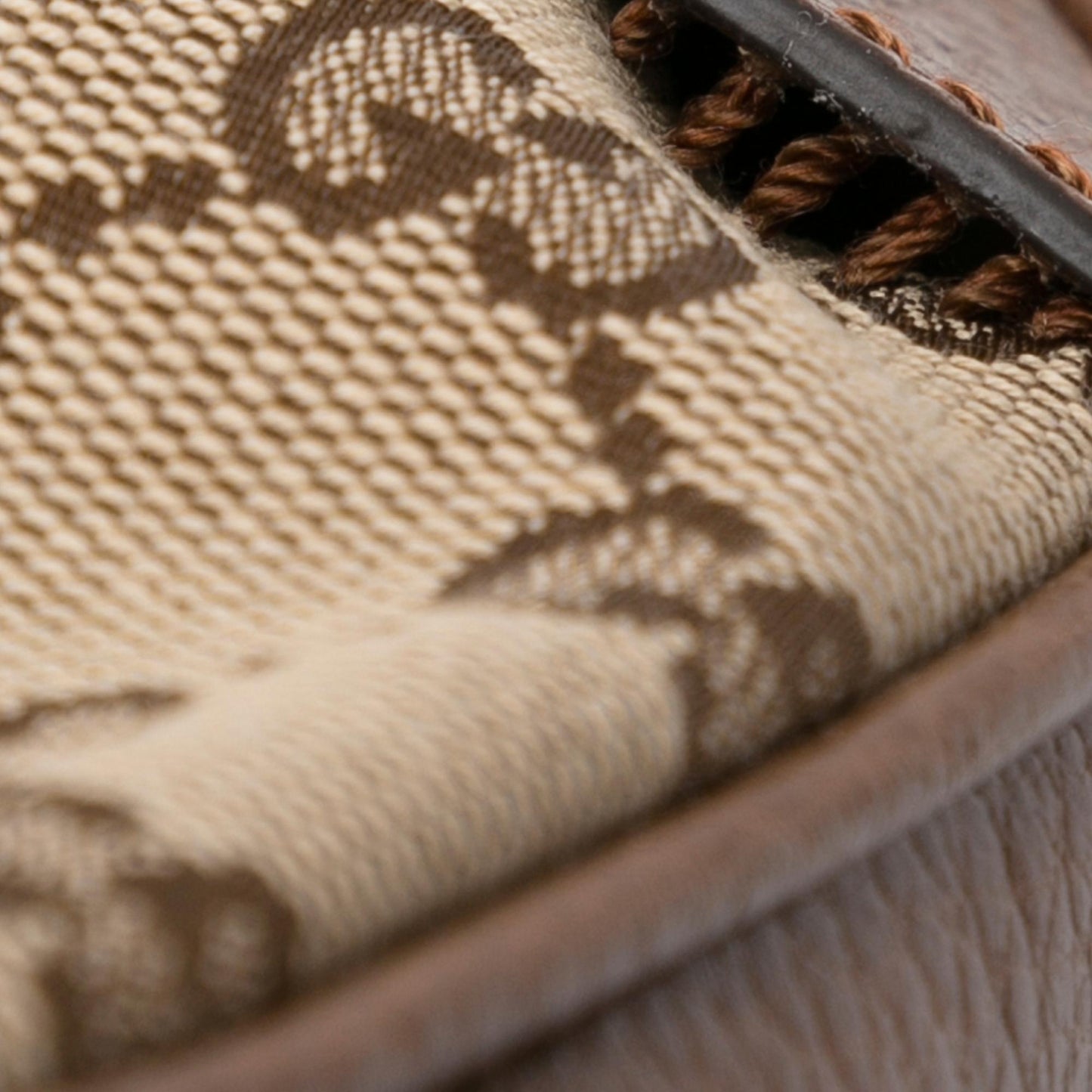 Gucci GG Canvas Bree Crossbody (SHG-zogHhj)