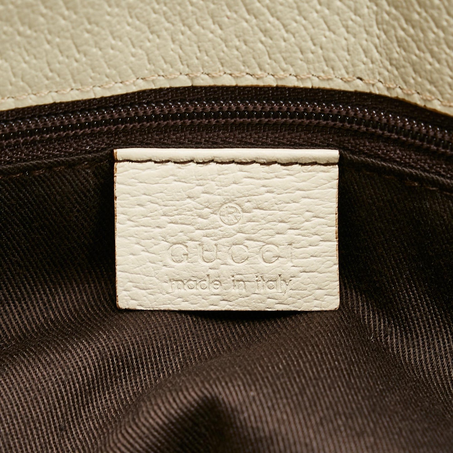 Gucci GG Canvas Eclipse Tote (SHG-y7kFVR)