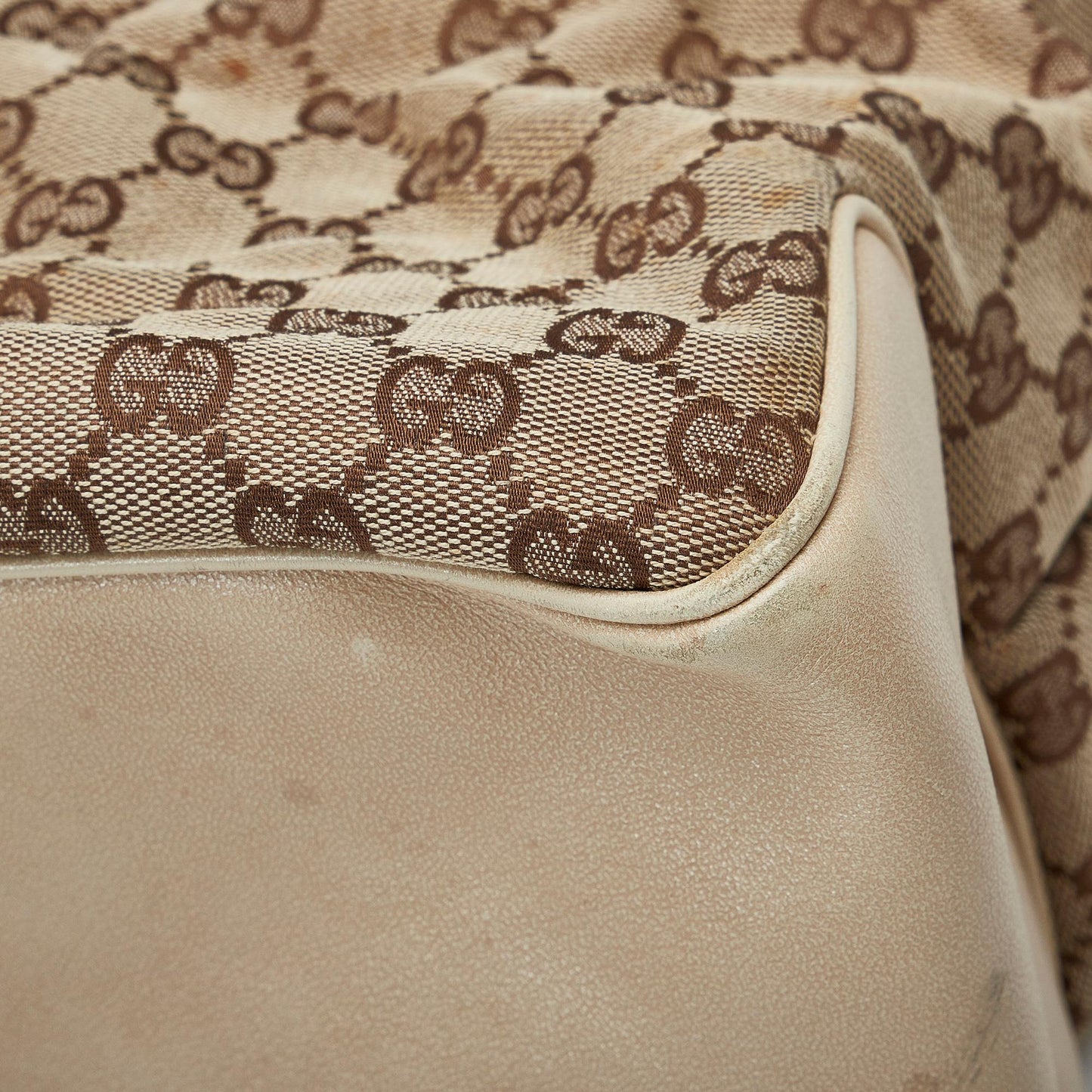 Gucci GG Canvas Gifford Tote (SHG-2v9wsW)