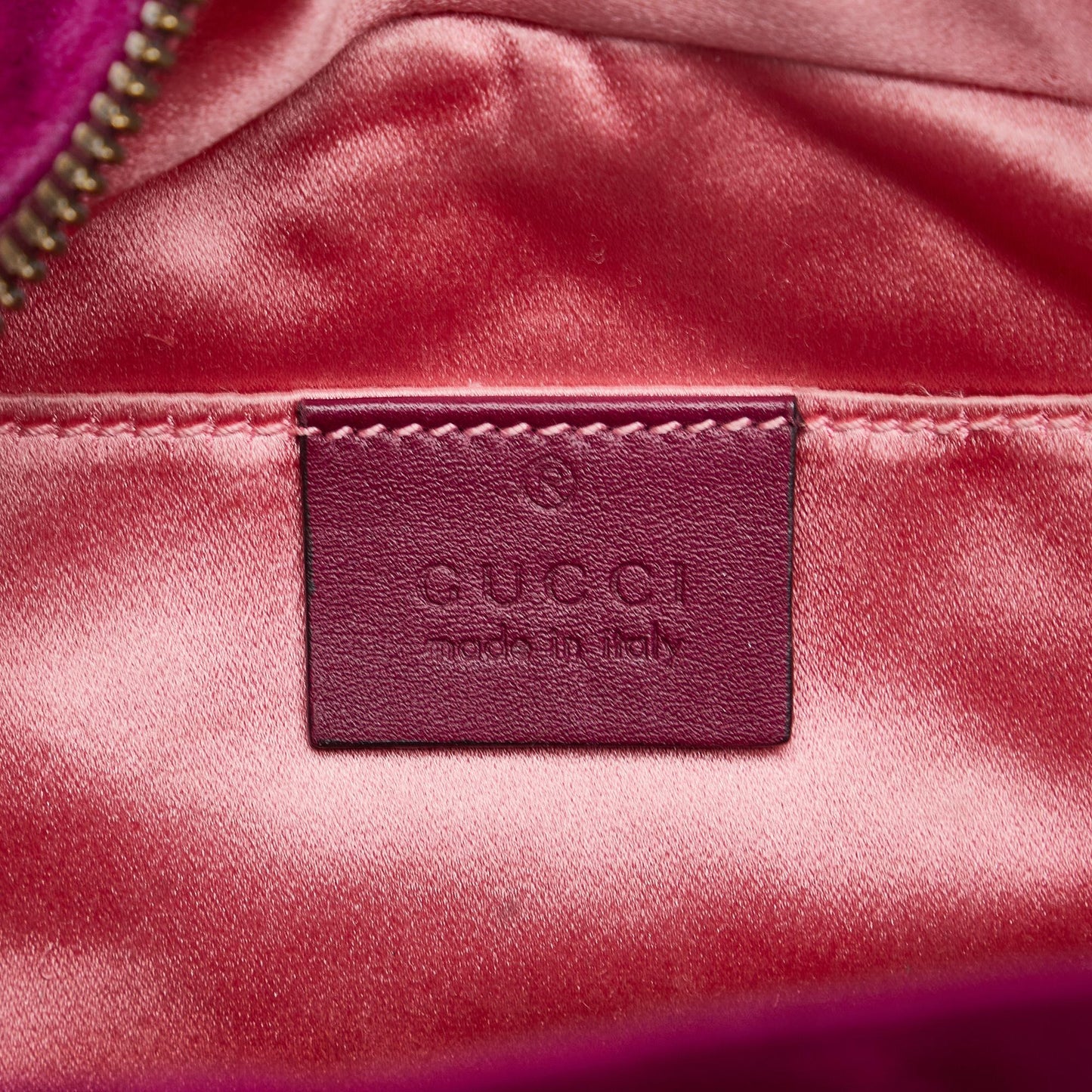 Gucci GG Marmont Matelasse Crossbody Bag (SHG-hXEDHB)