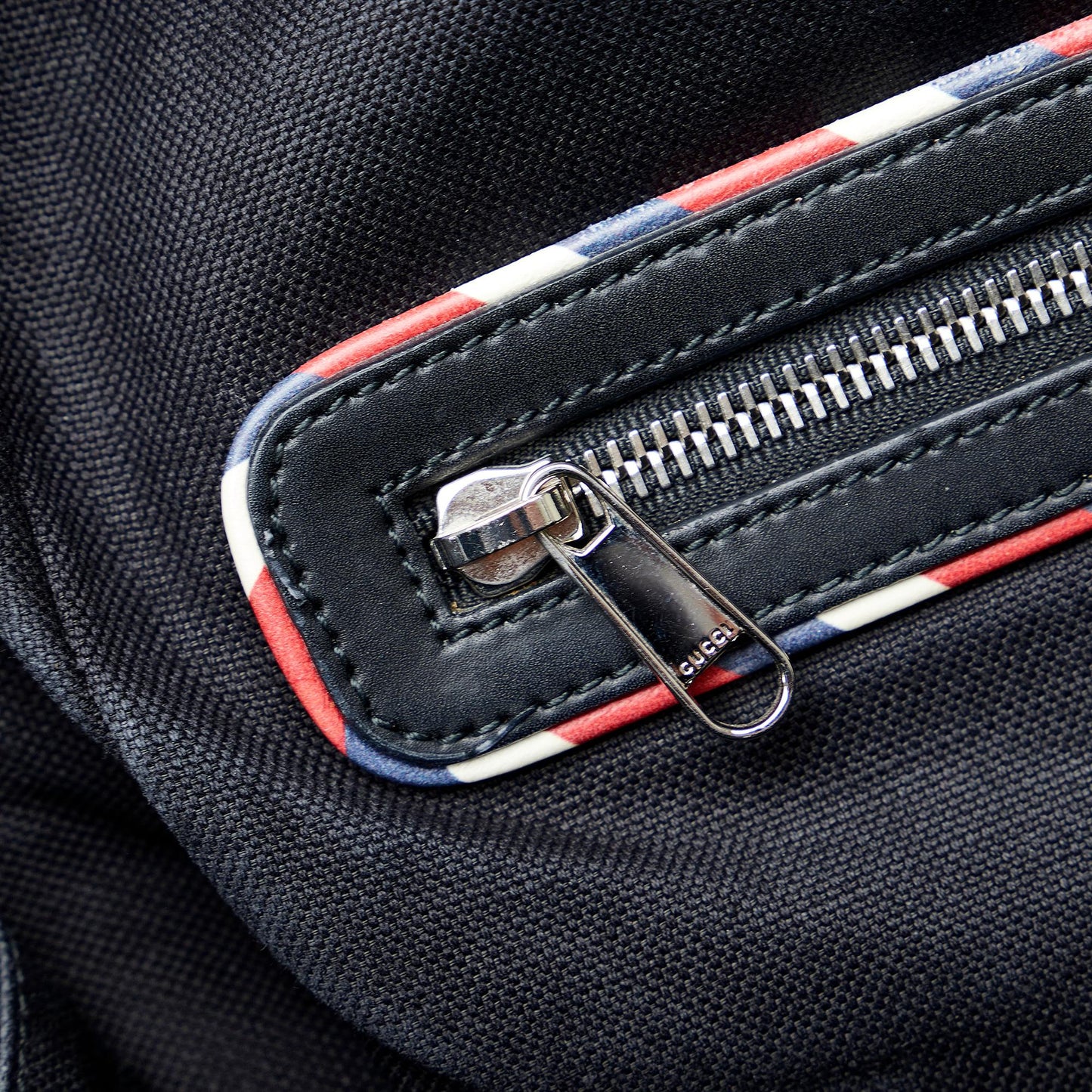 Gucci GG Supreme Night Courrier Backpack (SHG-jGbtSq)