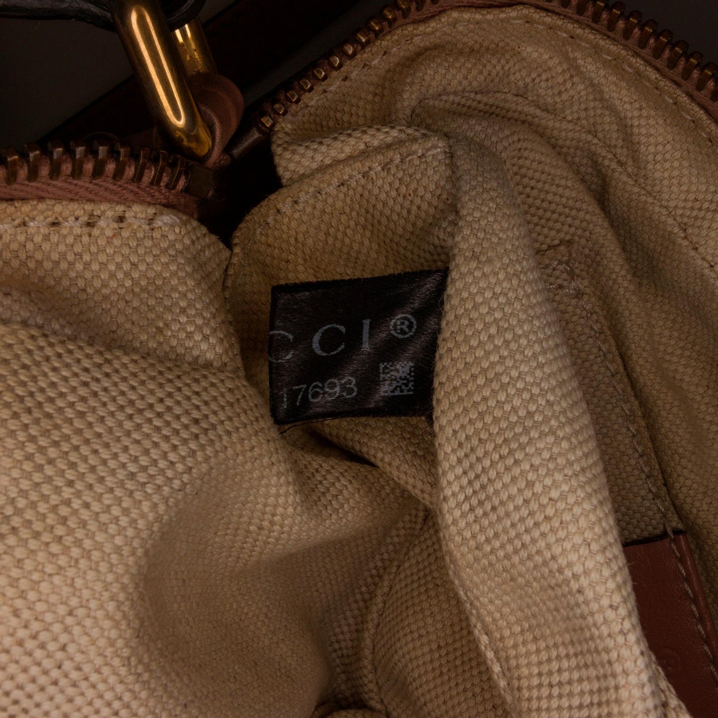 Gucci Microguccissima Bamboo Tassel Crossbody Bag (SHG-Obh29w)