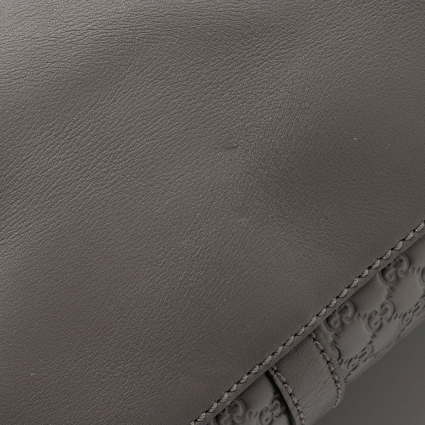 Gucci Microguccissima Leather Joy Medium Zip Tote (SHF-KKh5Fm)
