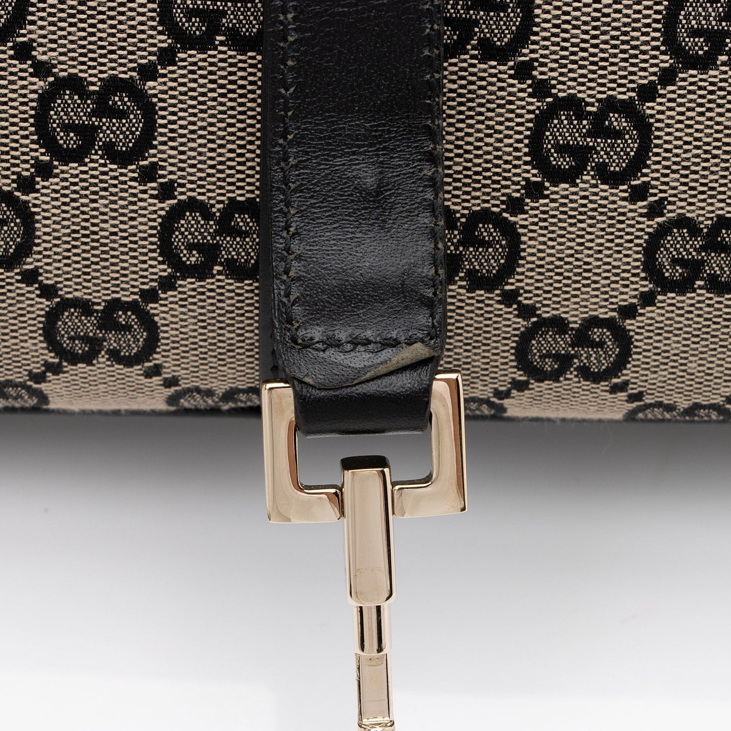 Gucci Vintage GG Canvas Bardot Medium Shoulder Bag (SHF-MzOFGC)